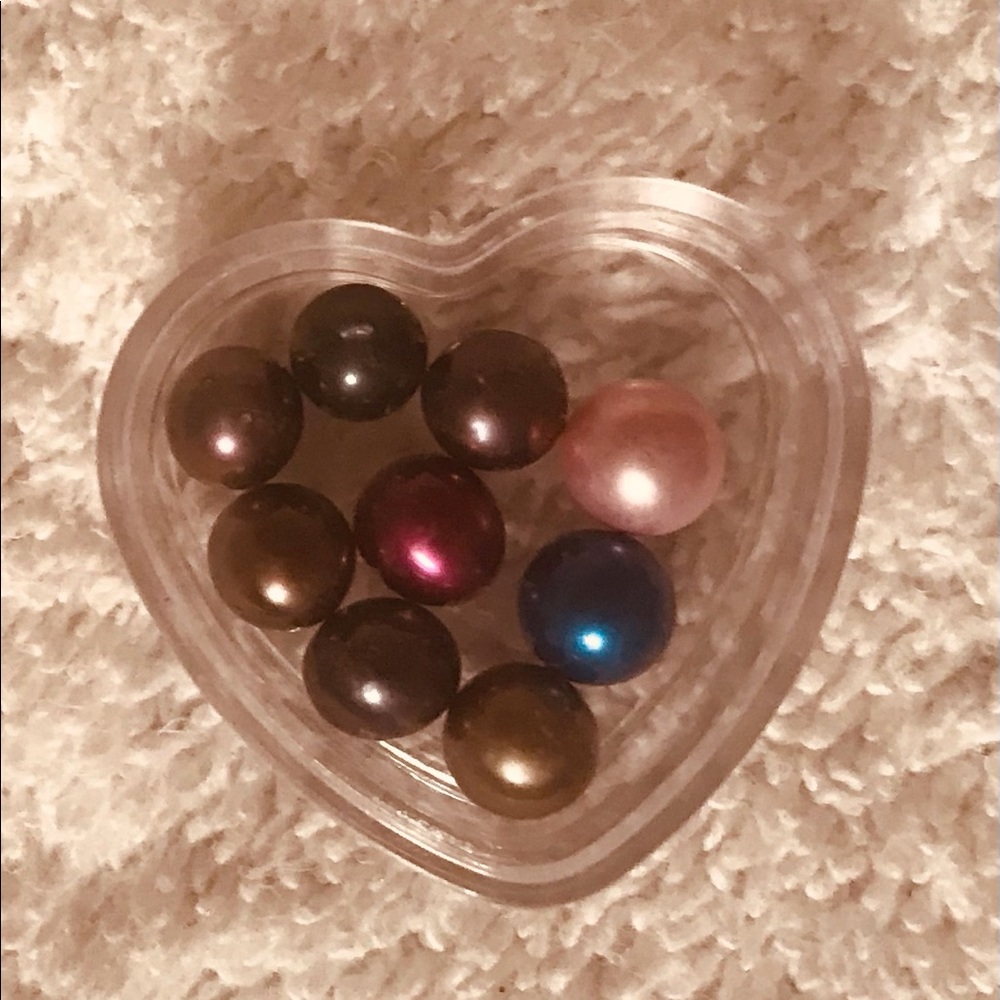 Colored pearls